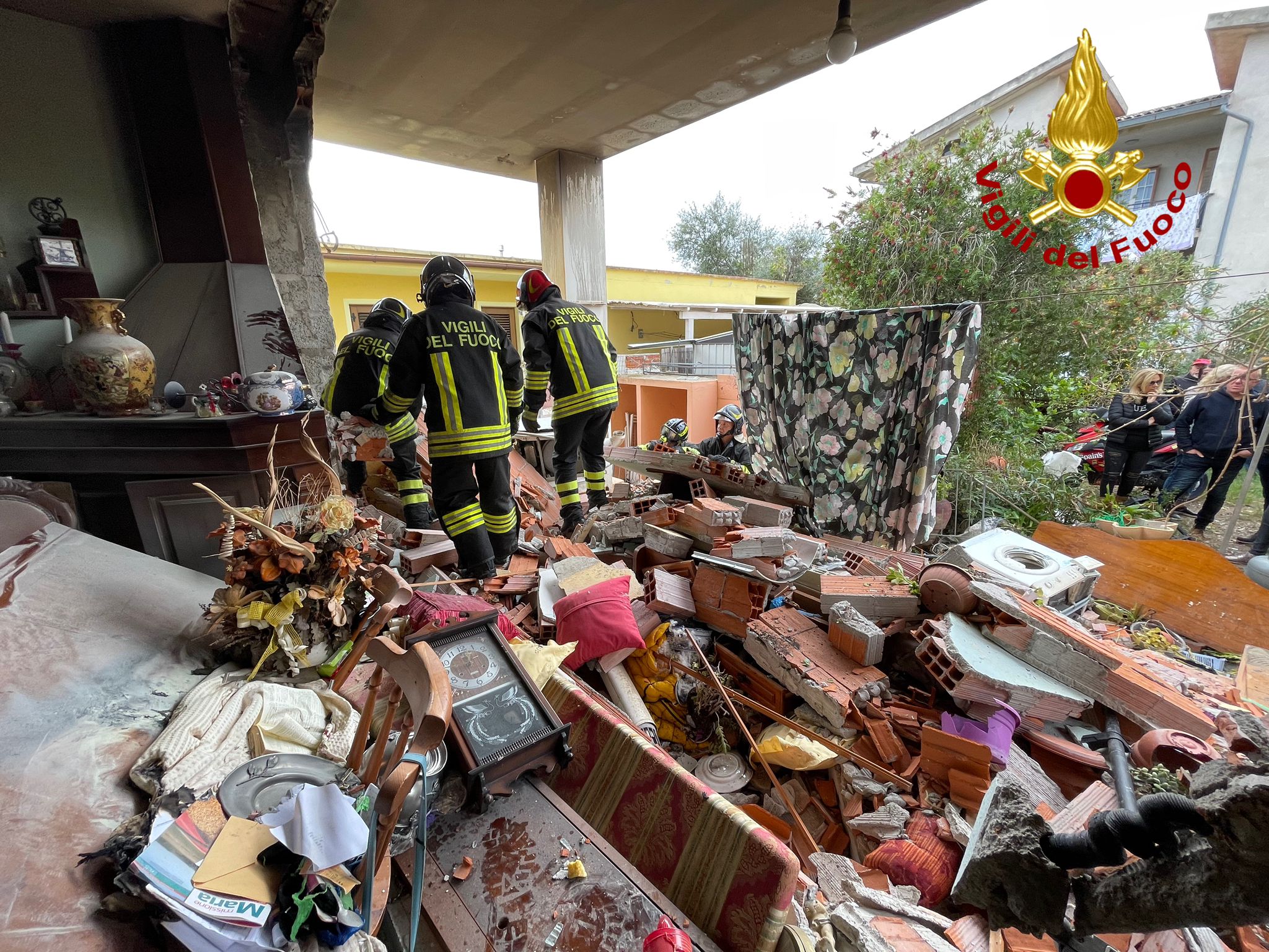 Bombola Di Gas Esplode A Siniscola, Tre Donne Ferite: Una è Grave