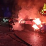 Attentato incendiario a Torpè: fuoco contro due auto