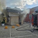 Incendio in un self service di Nuoro, danni ingenti