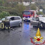 Macchia di gasolio sull'asfalto causa un incidente frontale a Nuoro